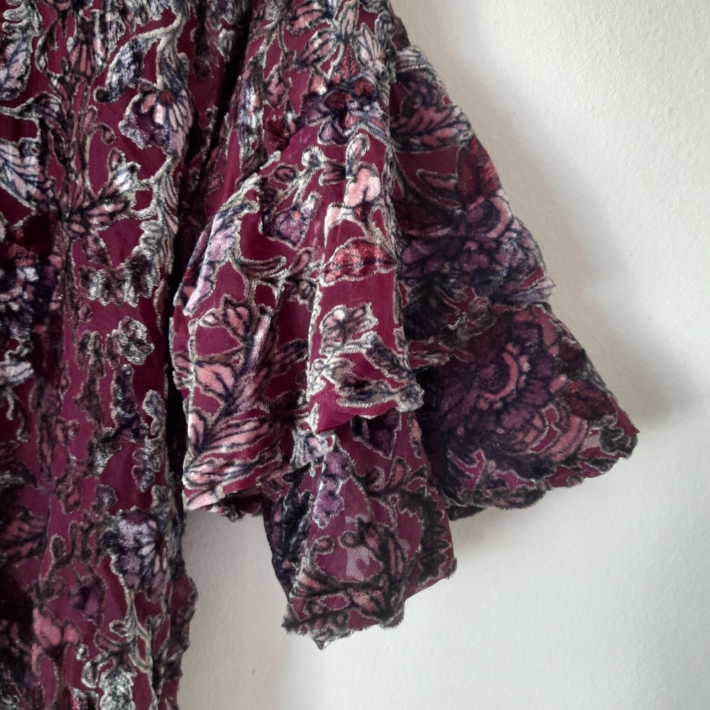 ● Lily White | velvet ruffle sleeve - Picture 5 of 11
